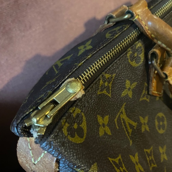 Authentic Louis Vuitton Speedy Bag - Picture 10 of 12